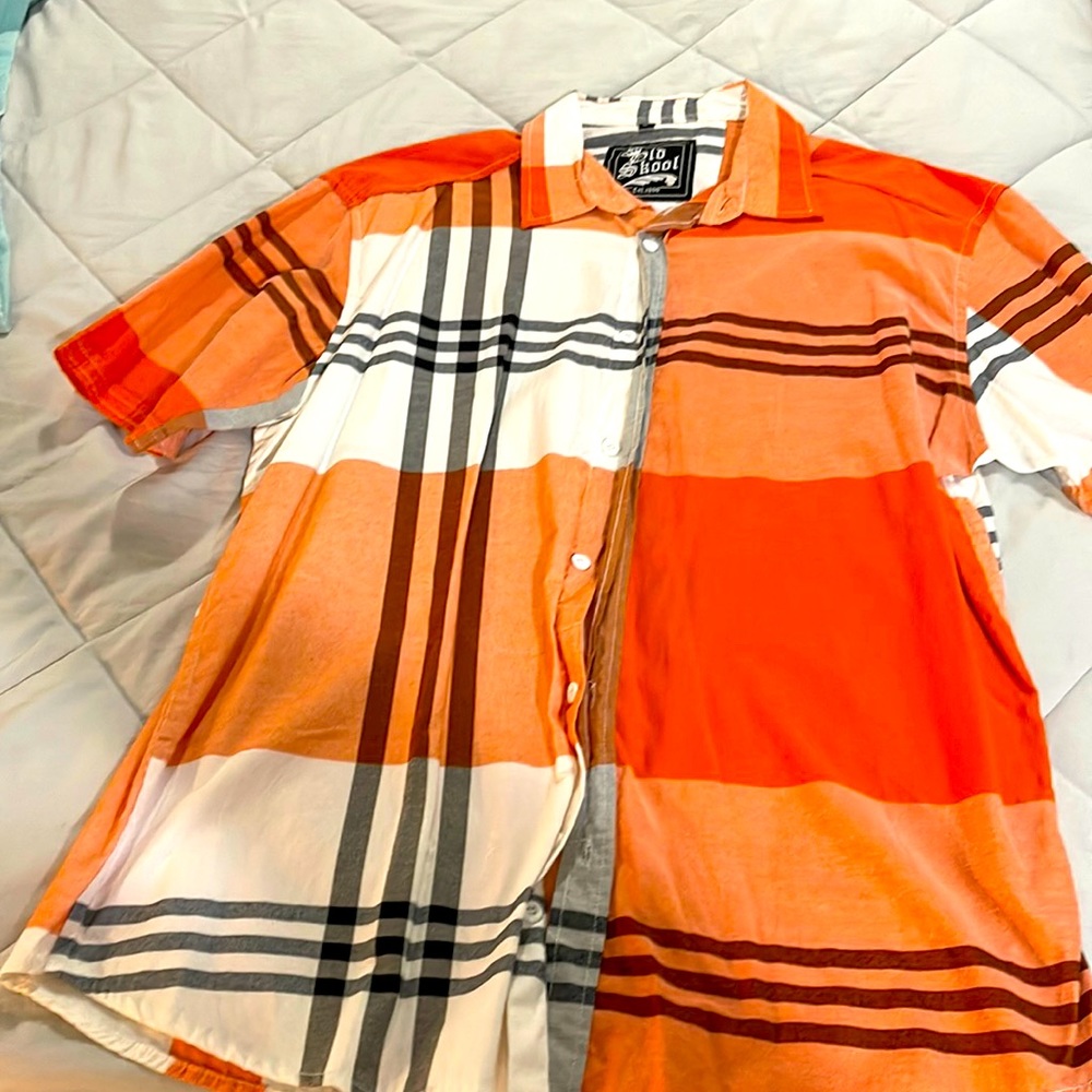 Old Skool button up tee.